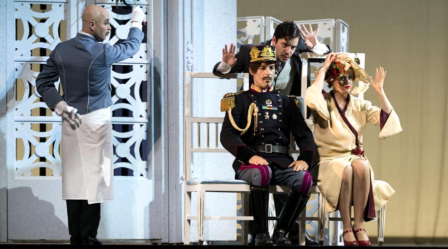 180514_Na_02_IlCappelloDiPagliaDiFirenze_facebook_phFSqueglia 180514_Na_02_IlCappelloDiPagliaDiFirenze_facebook_phFSqueglia