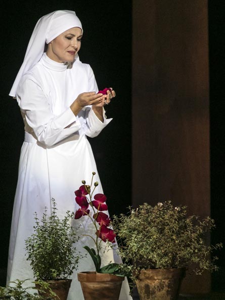 181023_Lu_01_SuorAngelica_SvetlaVassileva_phFilippoBrancoliPantera