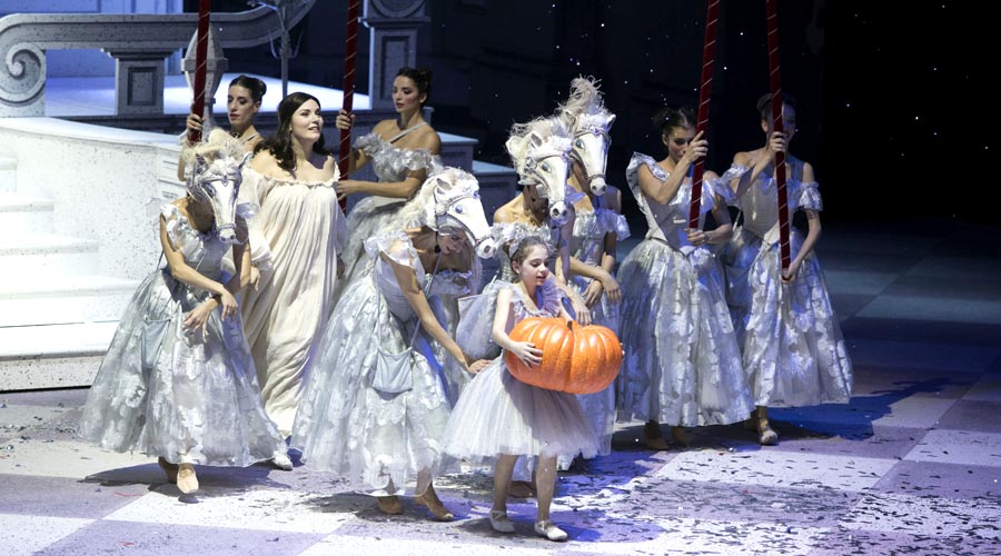 181113_Fi_04_Cenerentola_facebook_phMicheleBorzoni 181113_Fi_04_Cenerentola_facebook_phMicheleBorzoni