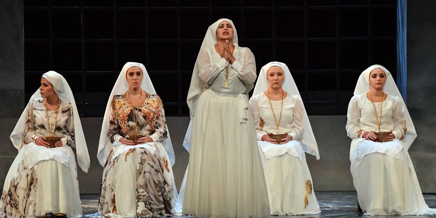 191020_Li_01_SuorAngelica_ValentinaBoiCoro_facebook_phAugustoBizzi 191020_Li_01_SuorAngelica_ValentinaBoiCoro_facebook_phAugustoBizzi