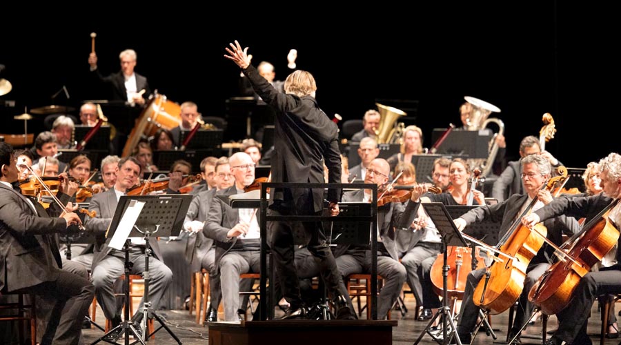 20220430_Fe_01_OrchestreDeParis-EsaPekkaSalonen_facebook_phMarcoCaselliNirmal