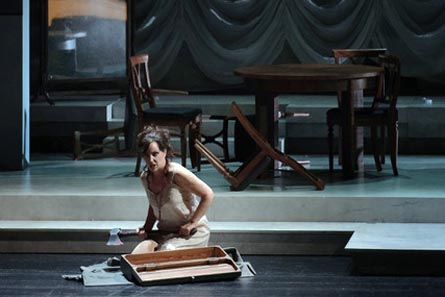 20250323_Vr_07_Elektra_scena_425x297_phEnneviFoto